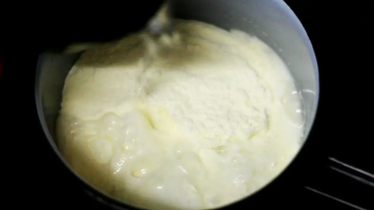 preparation of Homemade Yogurt With Powdered Milk - No Yogurt maker
